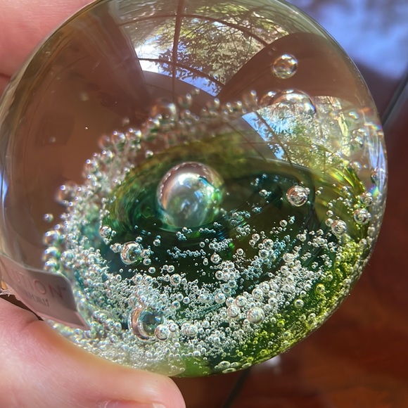 Stunning Evolution by Waterford Cosmic Waters signed paperweight, mouth-blown - Picture 7 of 11